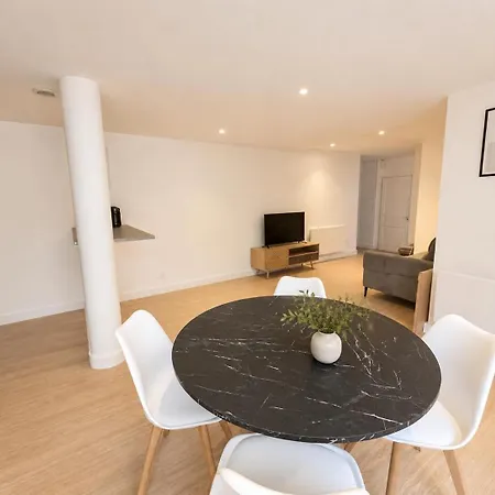 Apartament De Charme Avec Exterieur Cholet